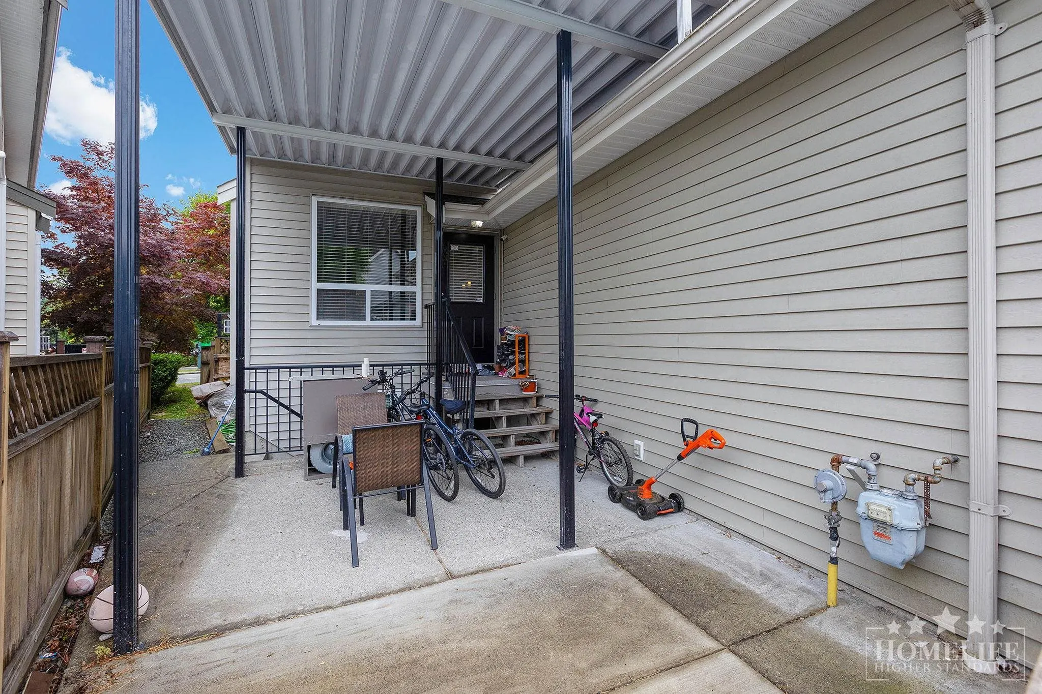 Upper 6779 186 Street