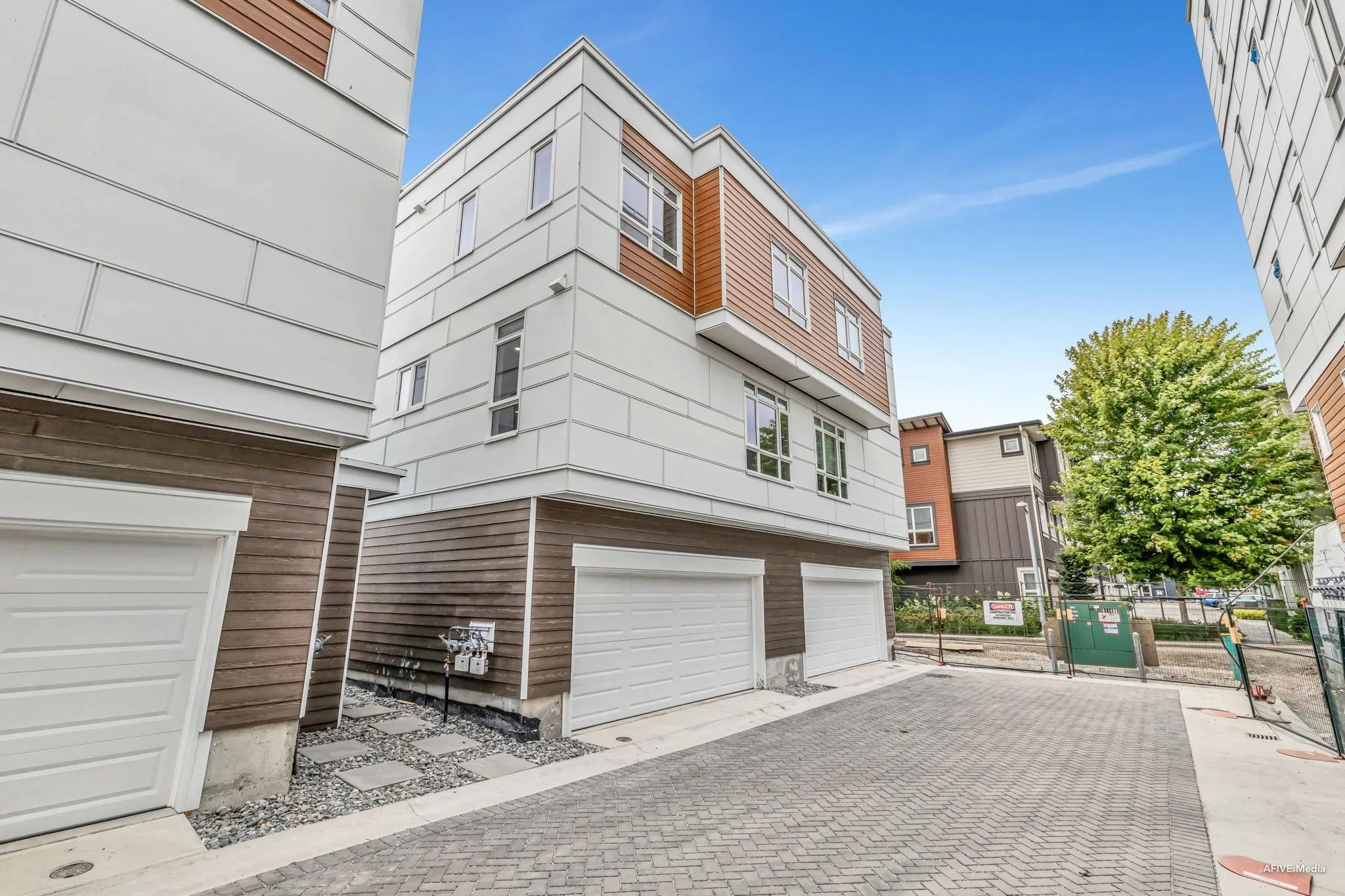 78 10333 River Drive