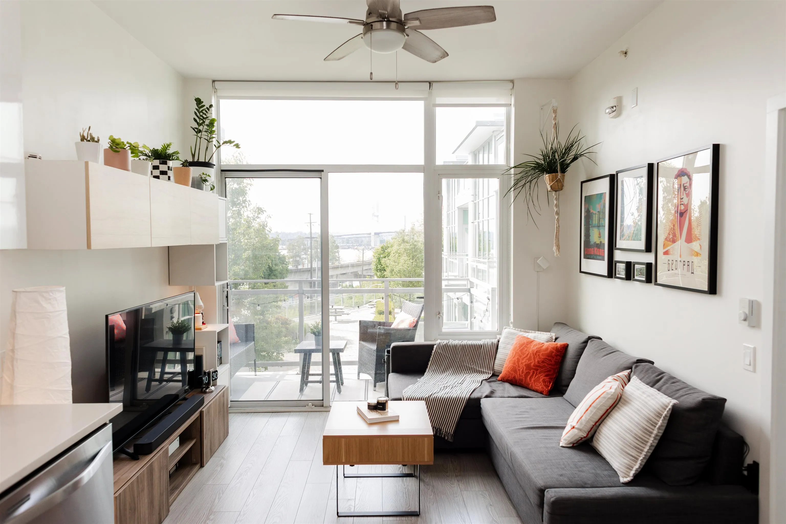 208 200 Nelson's Crescent