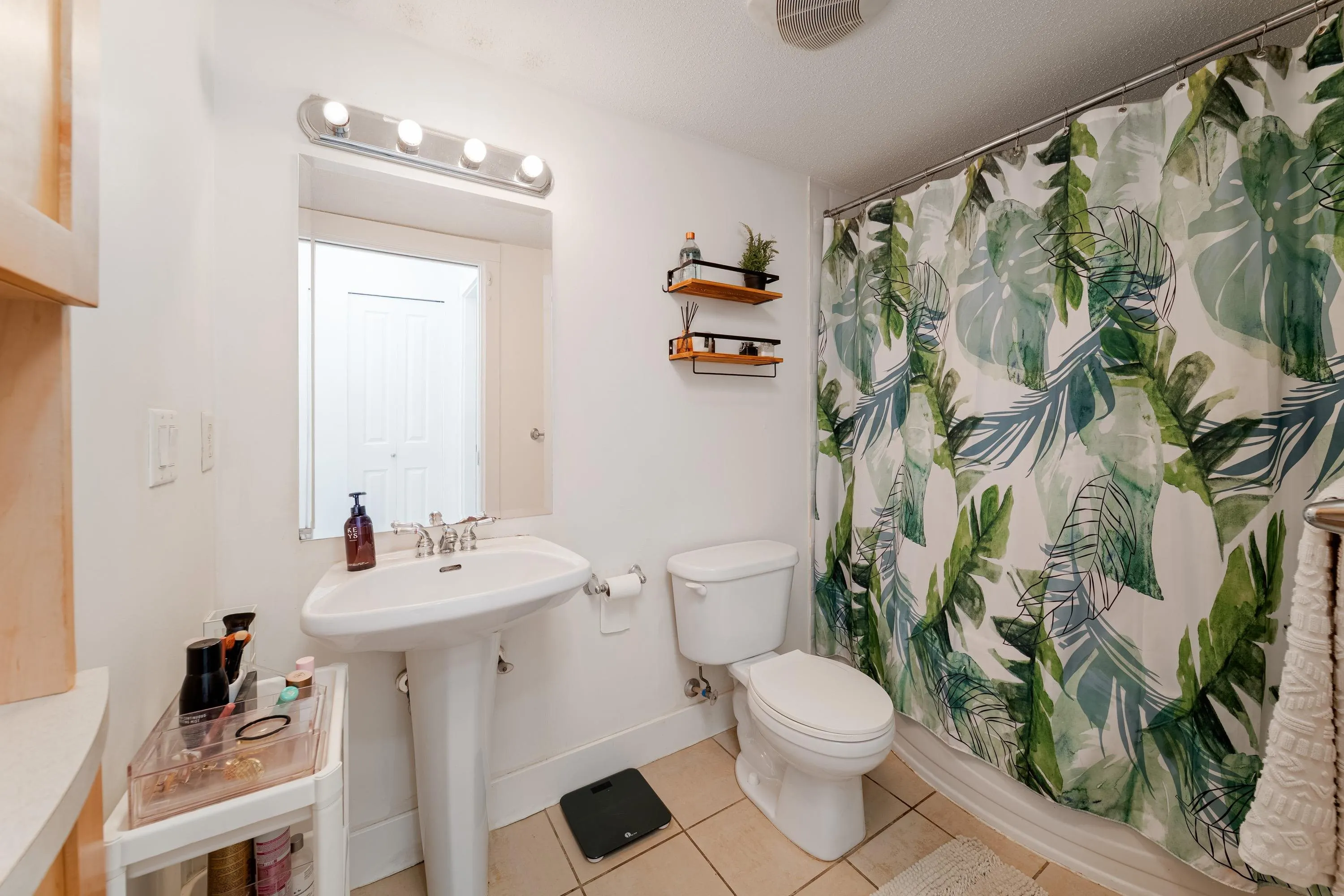 304 2338 Western Parkway