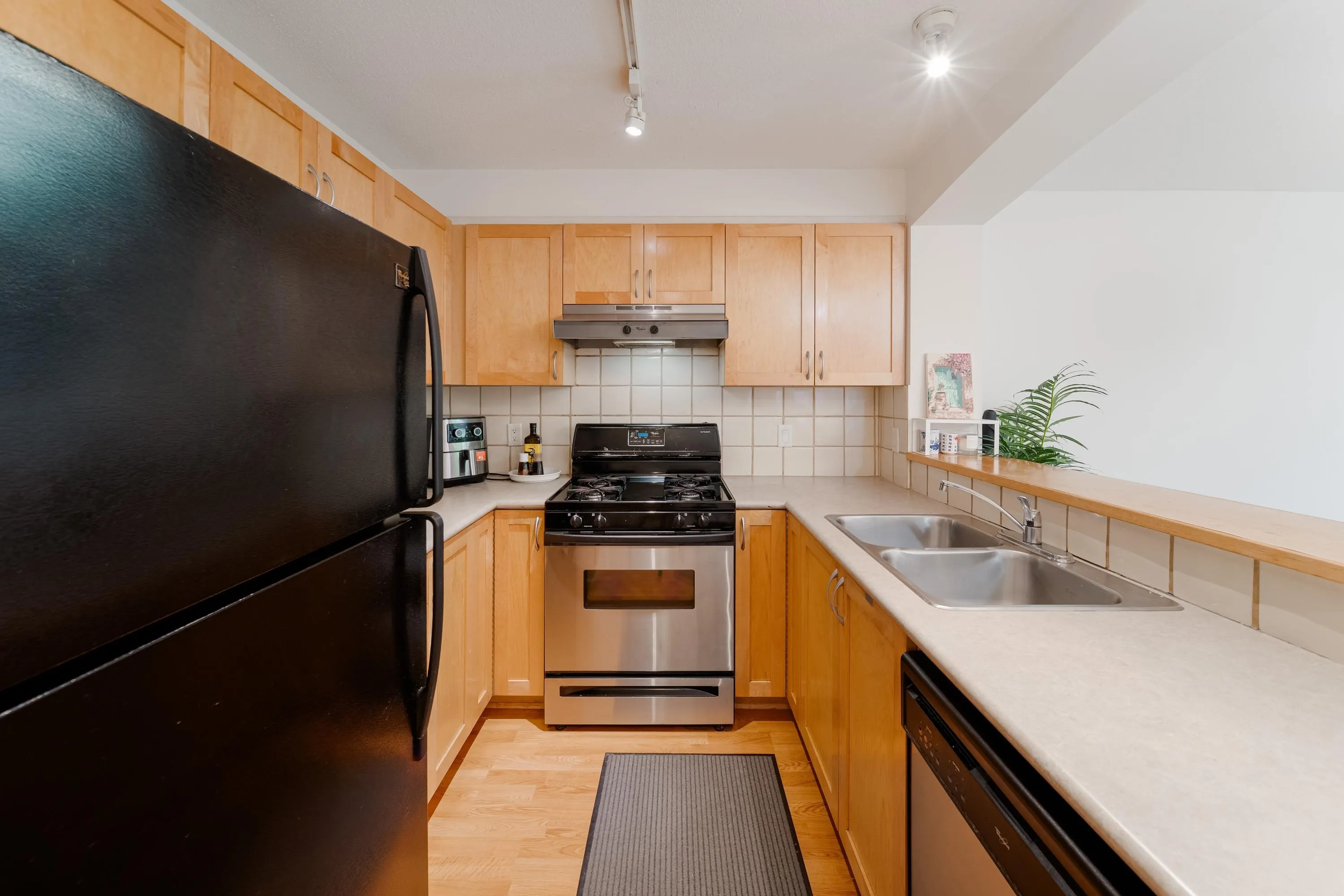 304 2338 Western Parkway