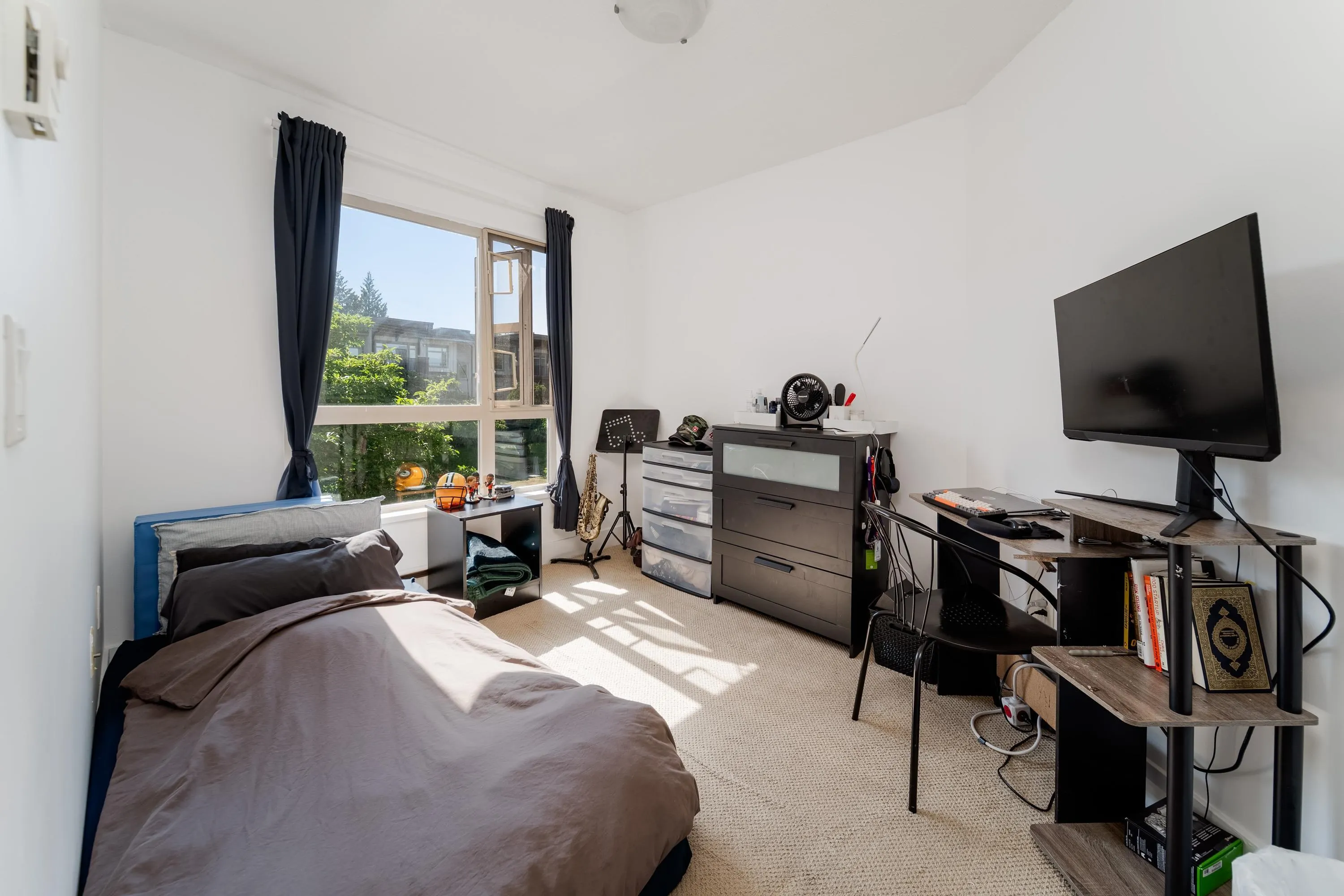 304 2338 Western Parkway