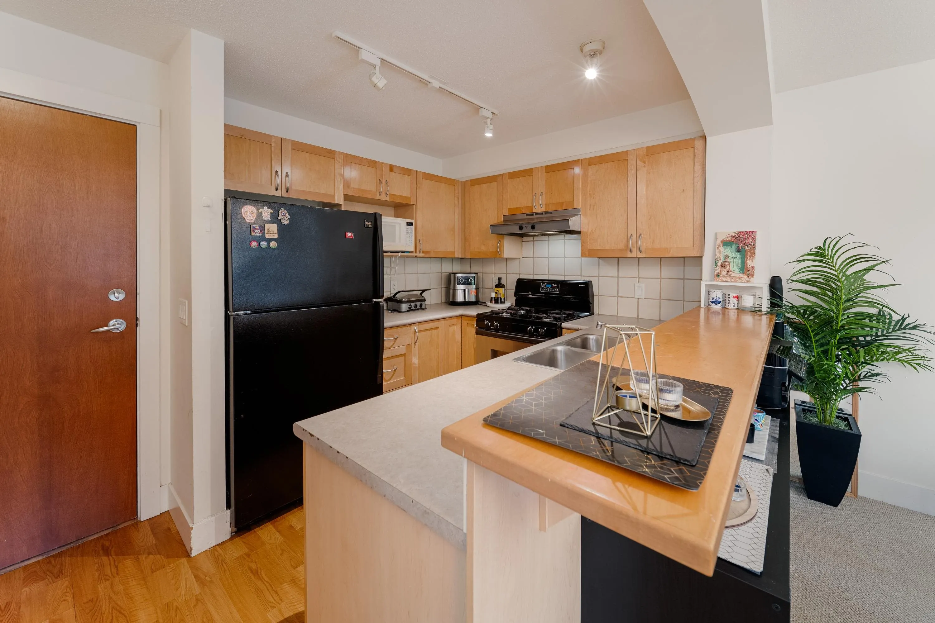 304 2338 Western Parkway
