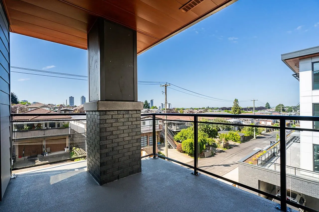 313 4788 Hastings Street