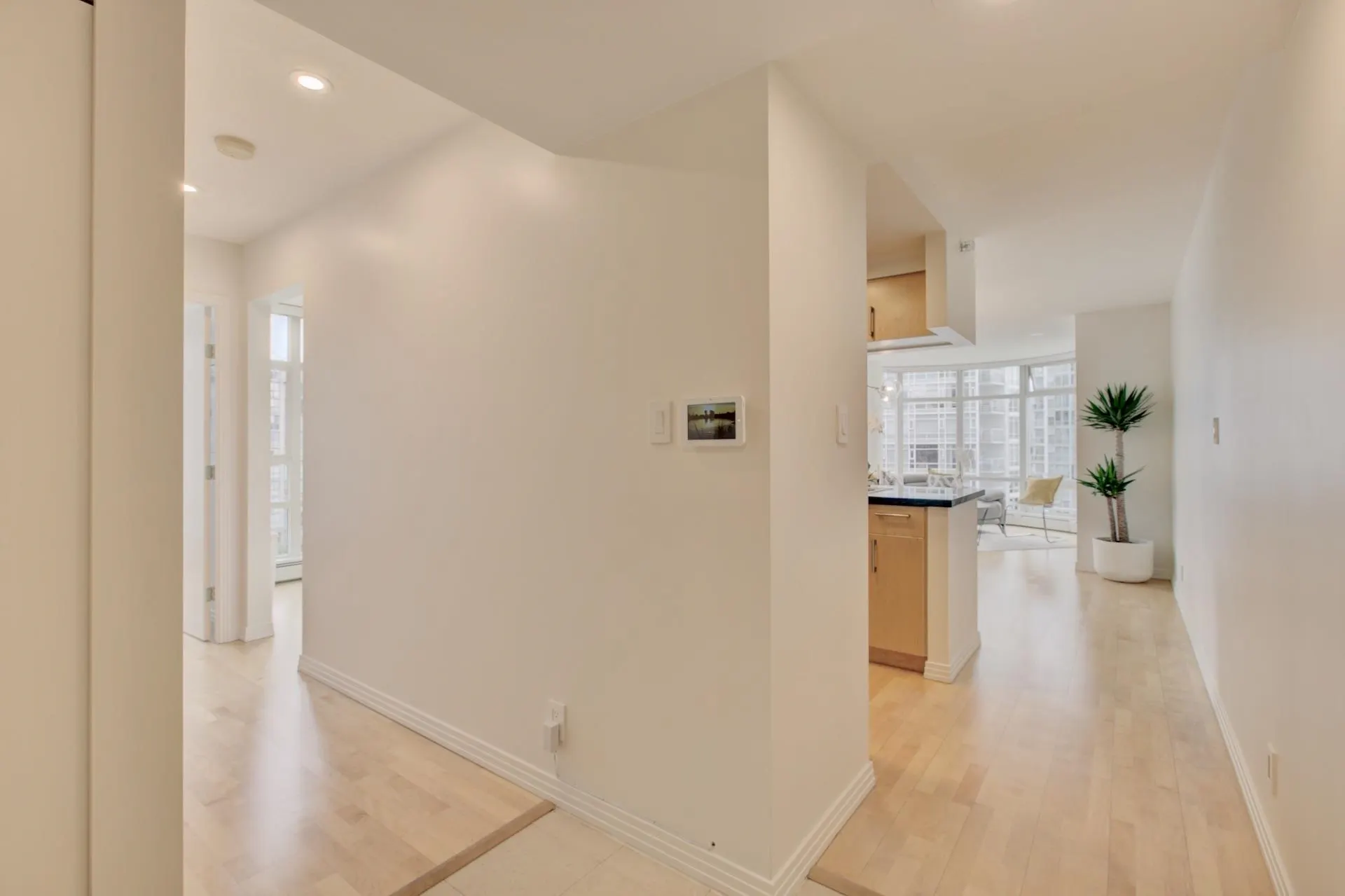 1205 1199 Marinaside Crescent