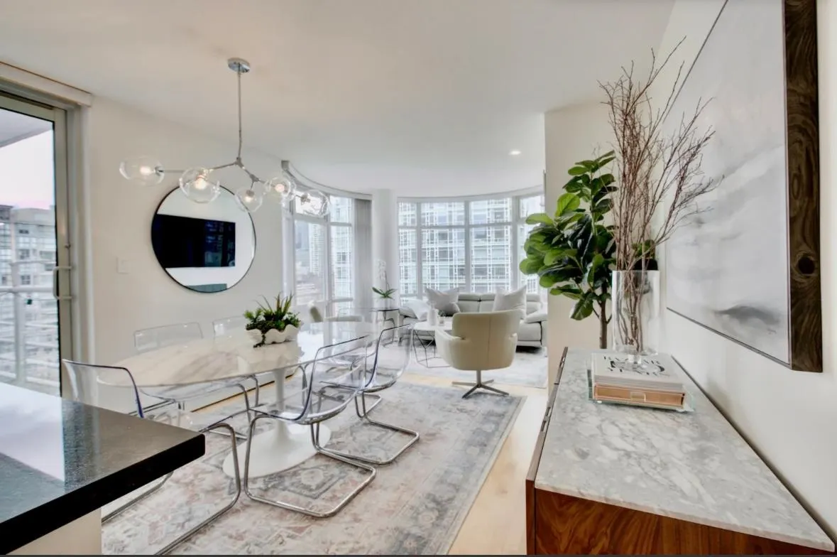 1205 1199 Marinaside Crescent