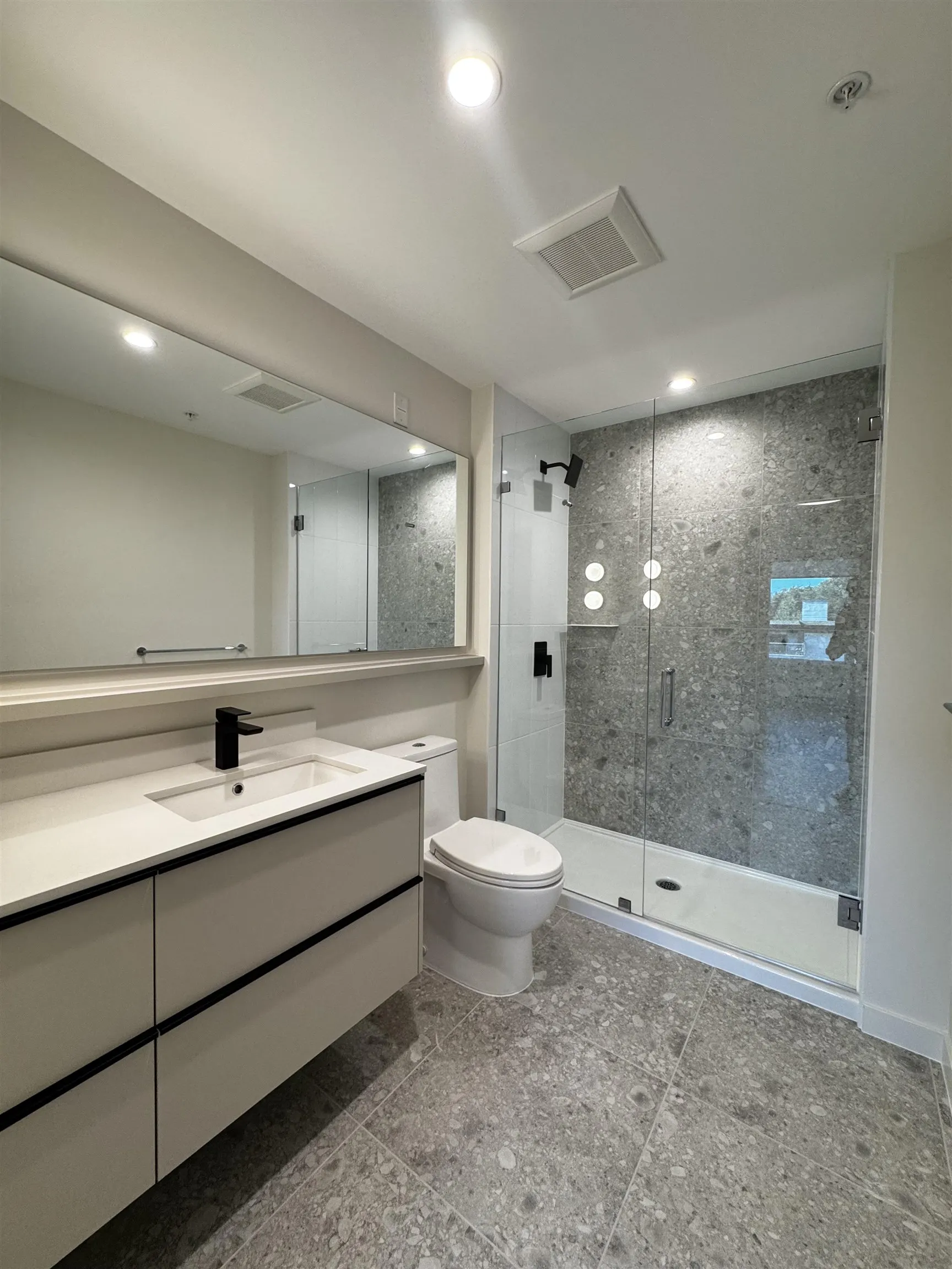 305 2015 St Johns St, Port Moody, Bc Street