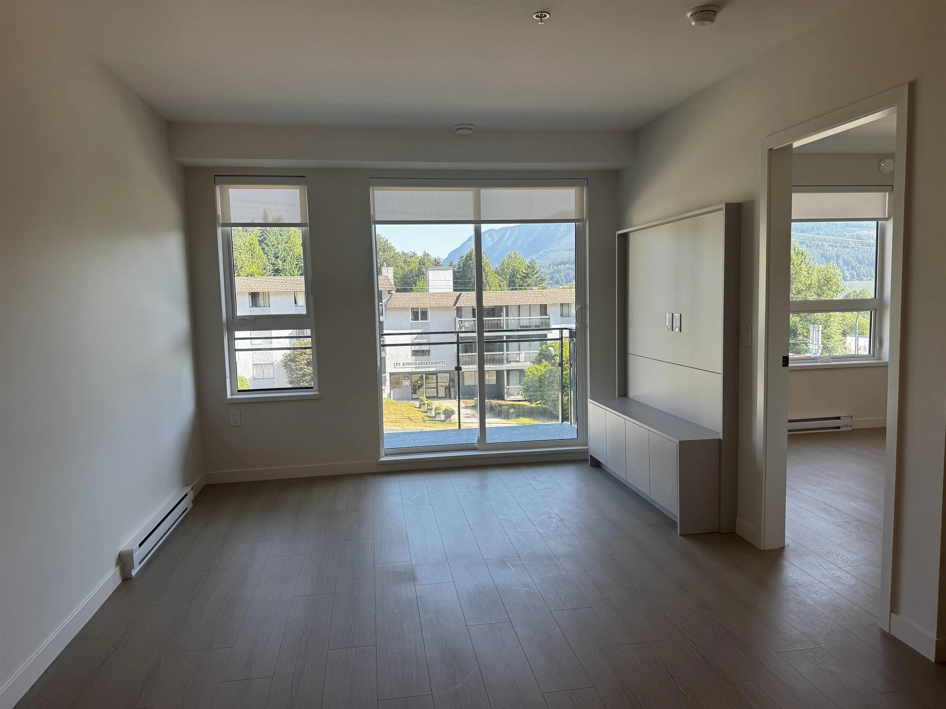 305 2015 St Johns St, Port Moody, Bc Street