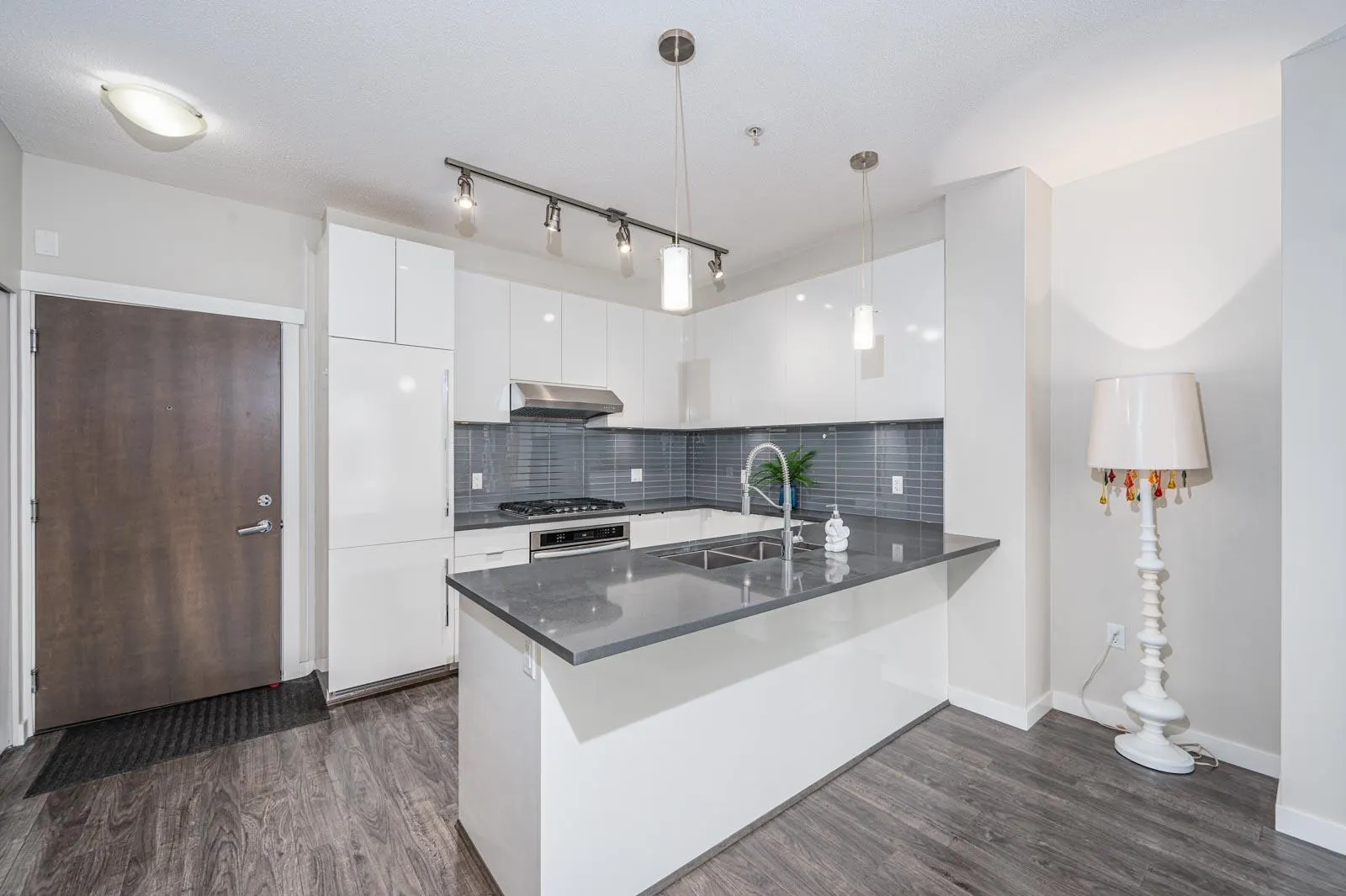 308 9399 Alexandra Road