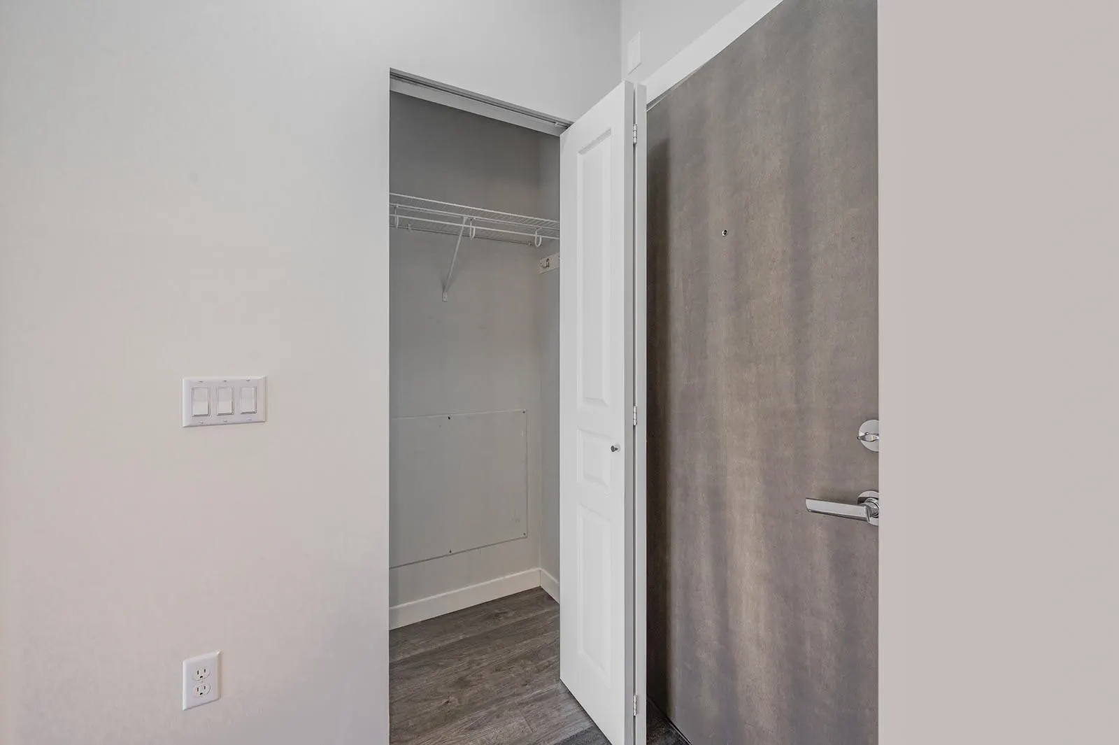 308 9399 Alexandra Road