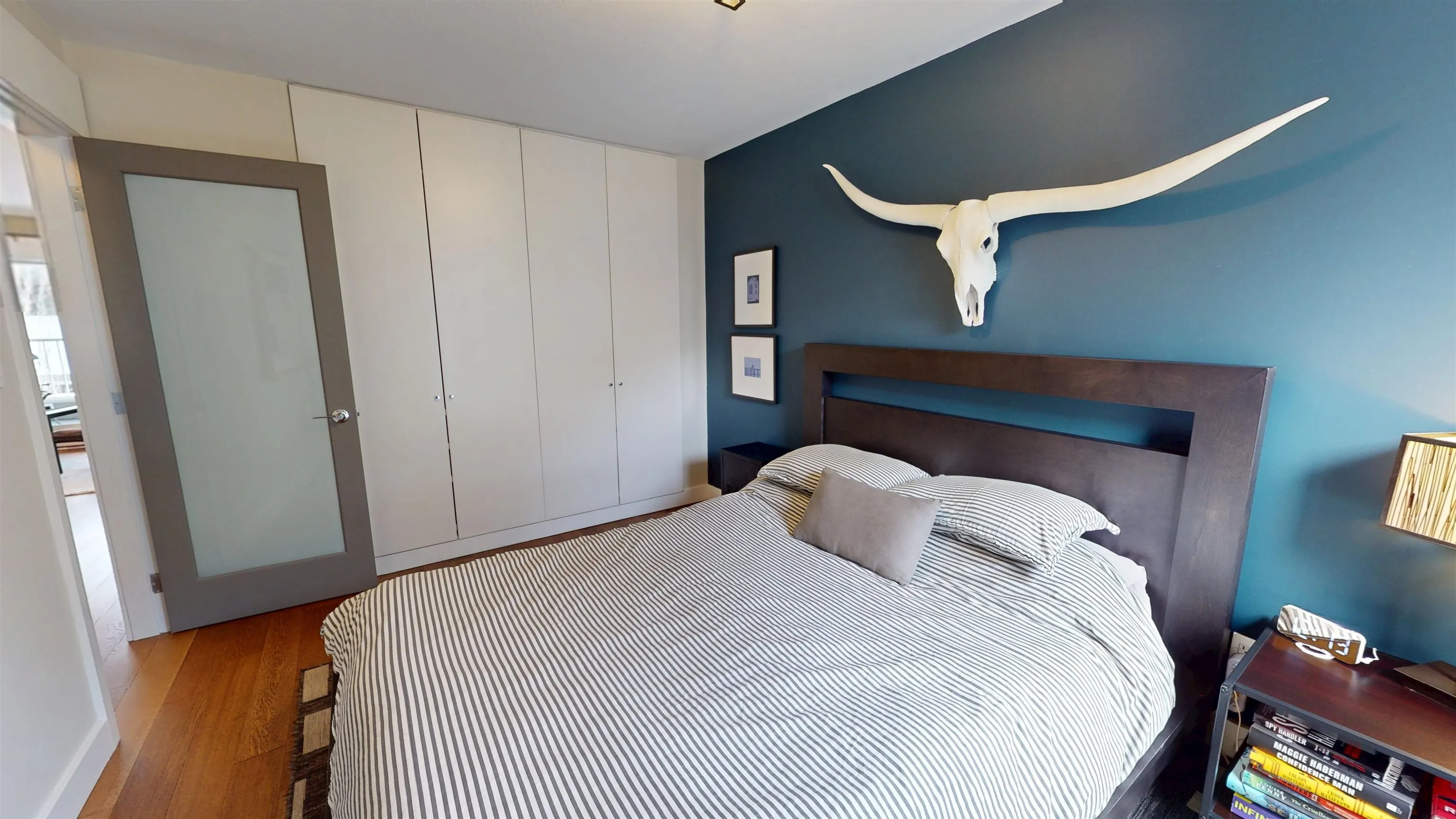 403 985 W 10th Avenue