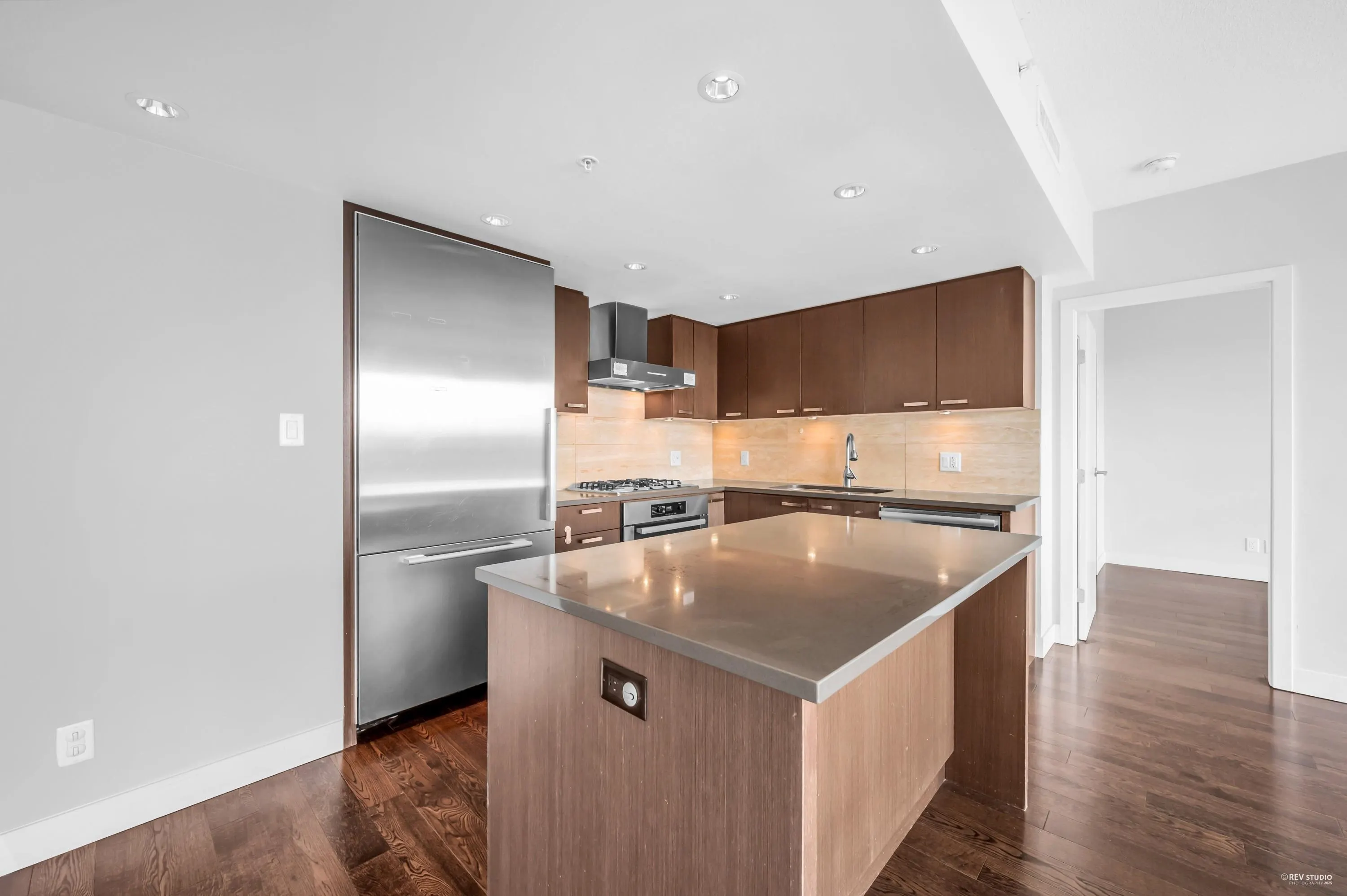 1505 7117 Elmbridge Way