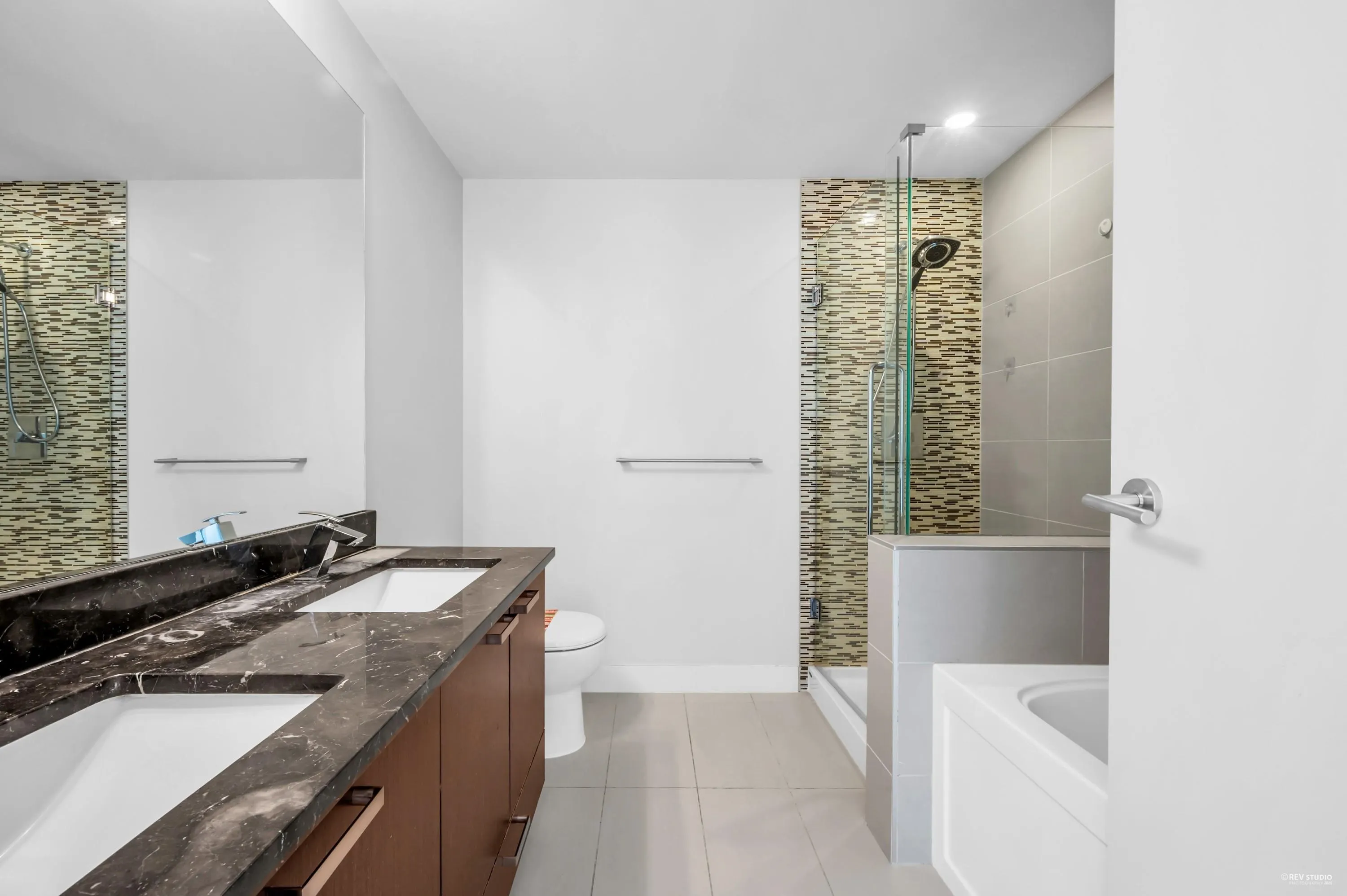 1505 7117 Elmbridge Way