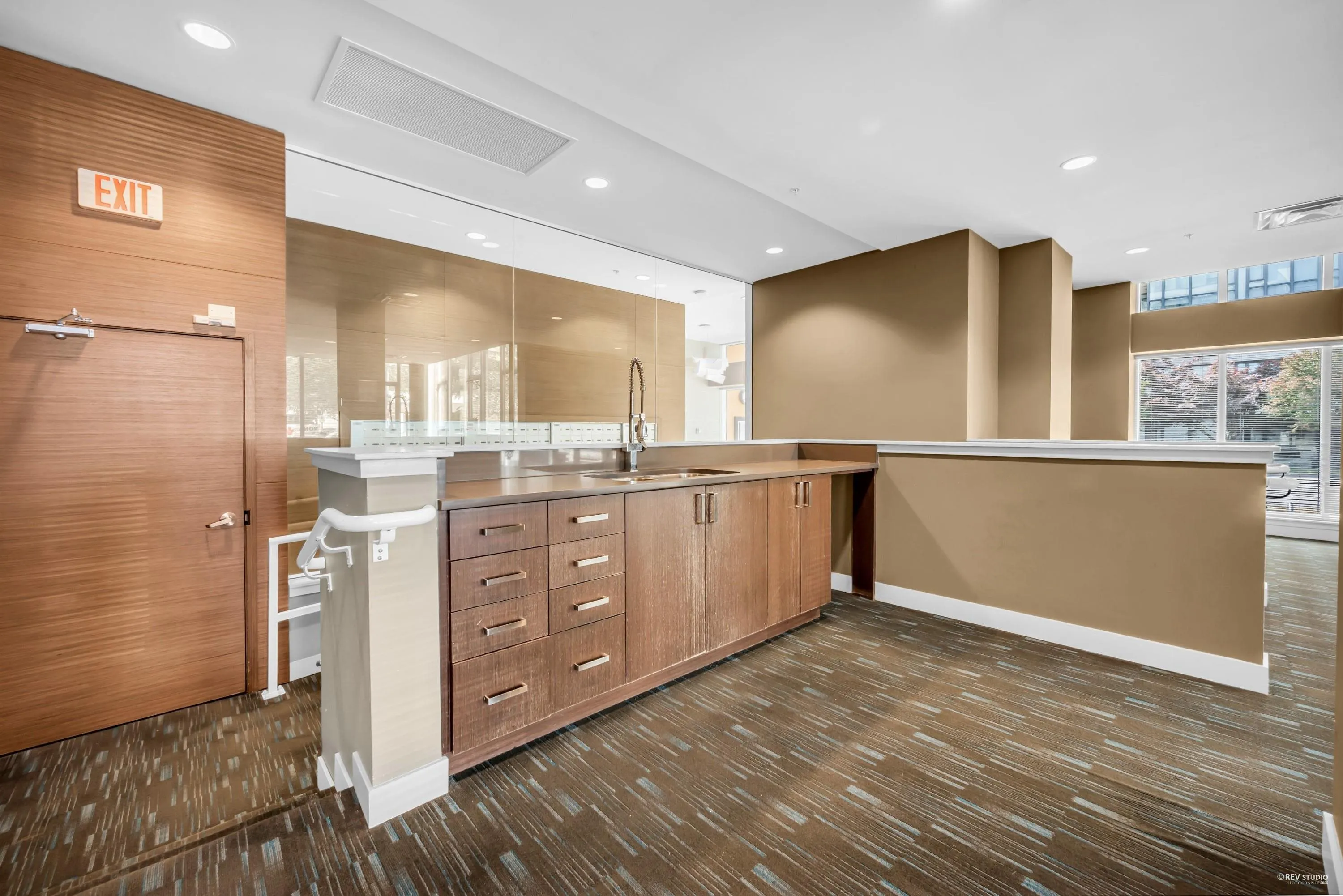 1505 7117 Elmbridge Way