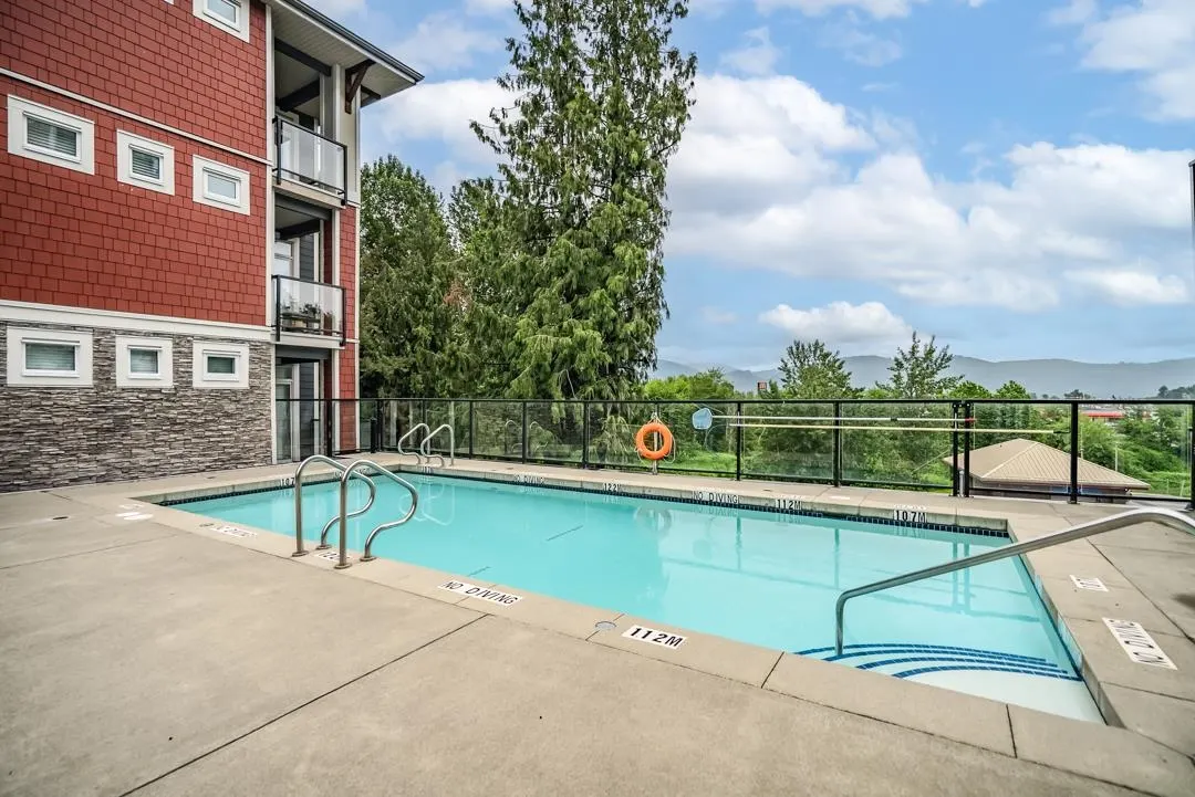206 2242 Whatcom Road