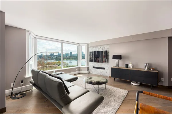 805 388 Drake Street