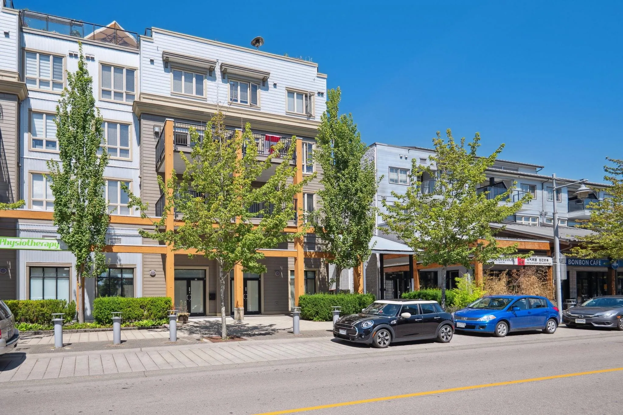 303 6077 London Road