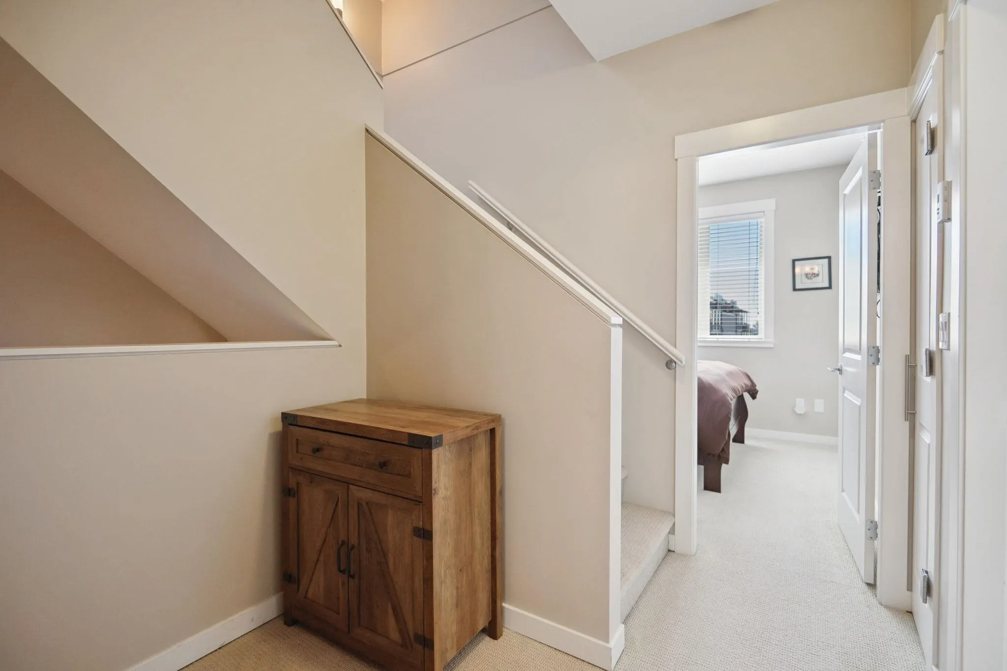303 6077 London Road