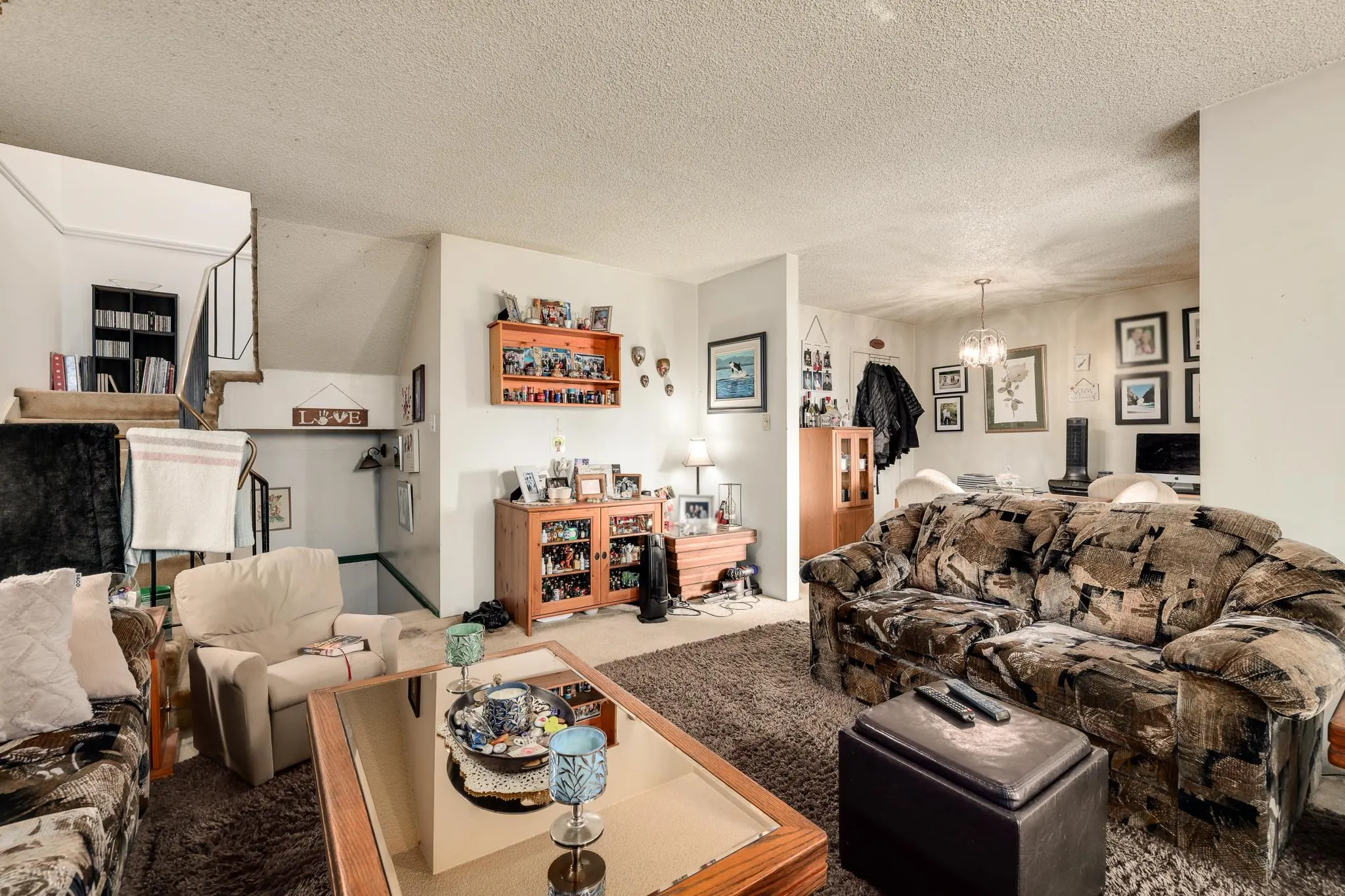 10582 Holly Park Lane
