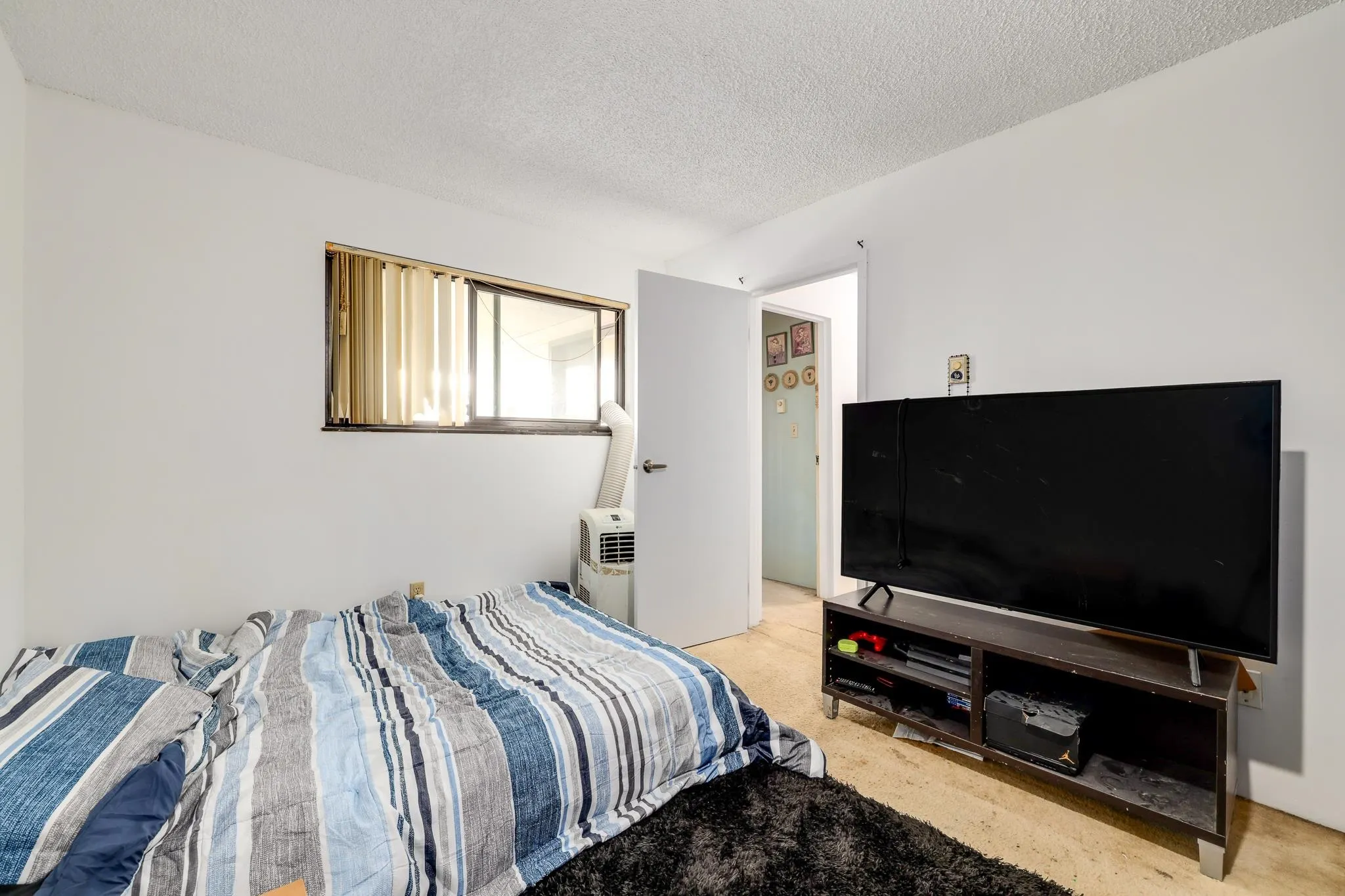 10582 Holly Park Lane