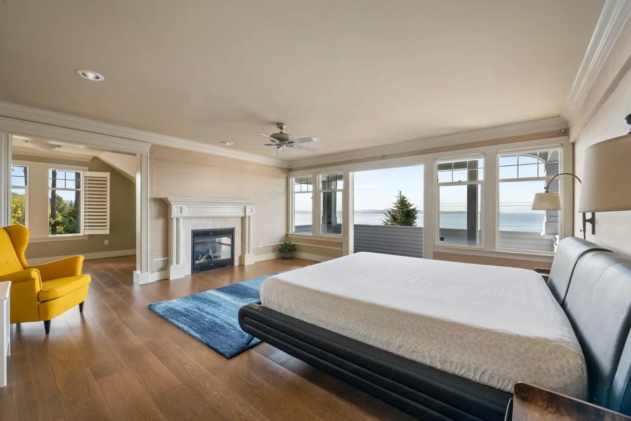 14213 Marine Drive