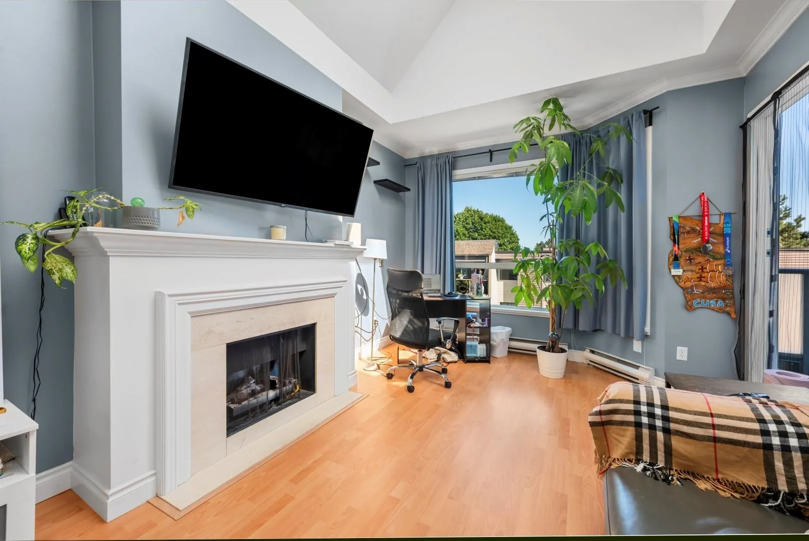 308 8680 Lansdowne Road