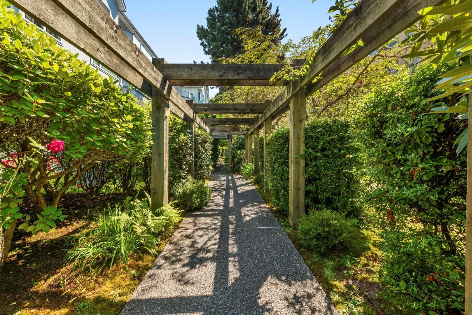 308 8680 Lansdowne Road