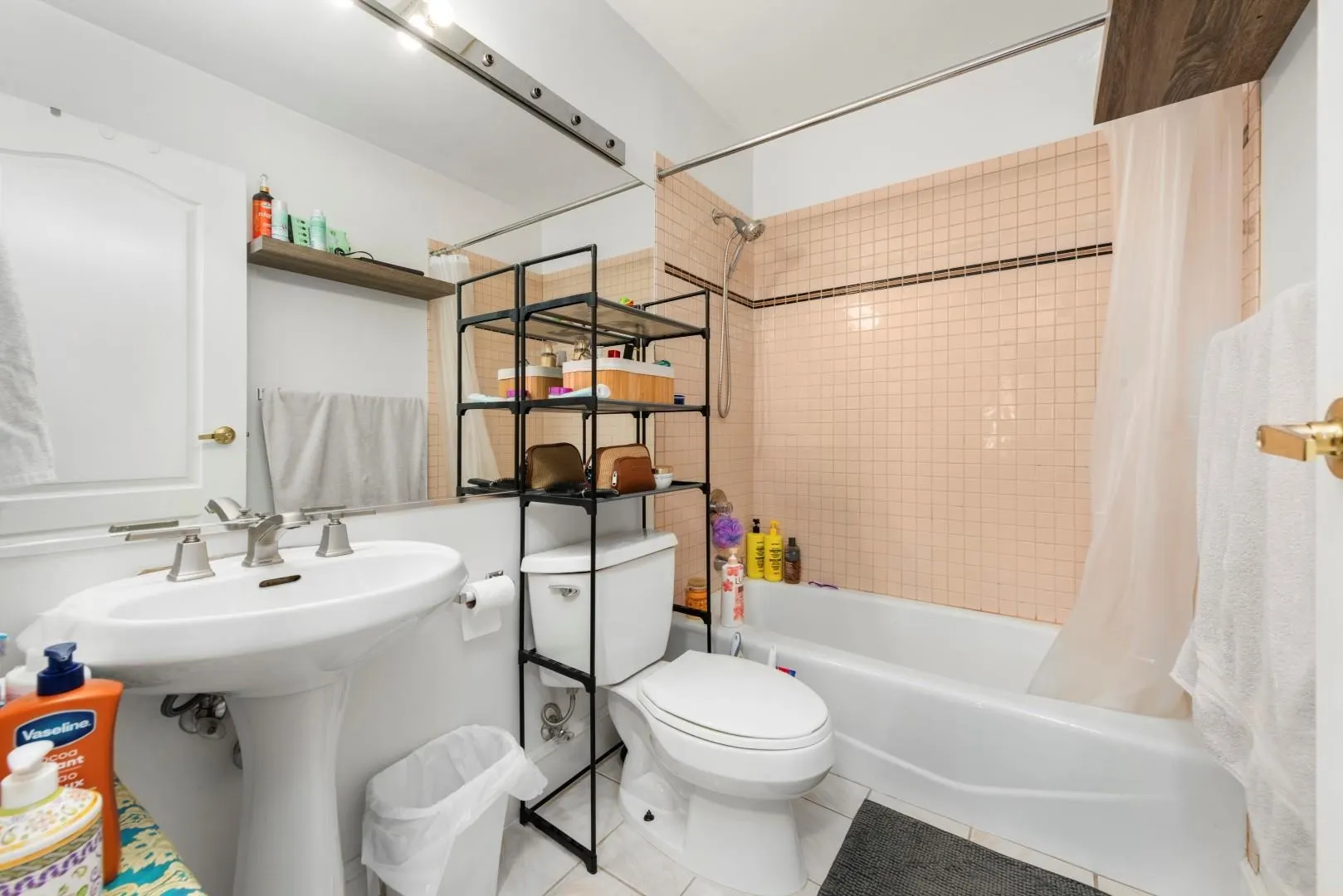 308 8680 Lansdowne Road