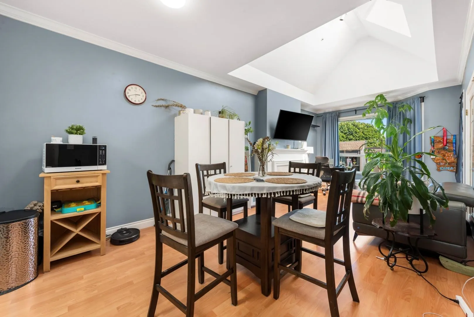 308 8680 Lansdowne Road