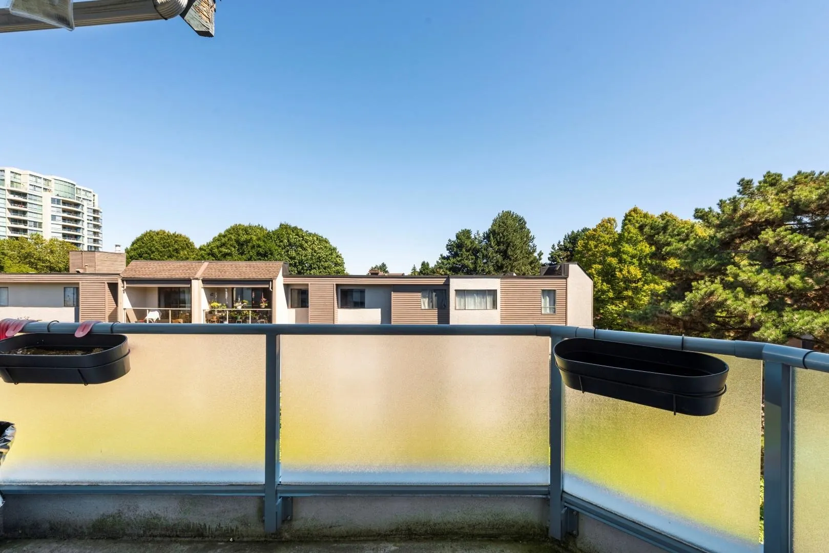 308 8680 Lansdowne Road