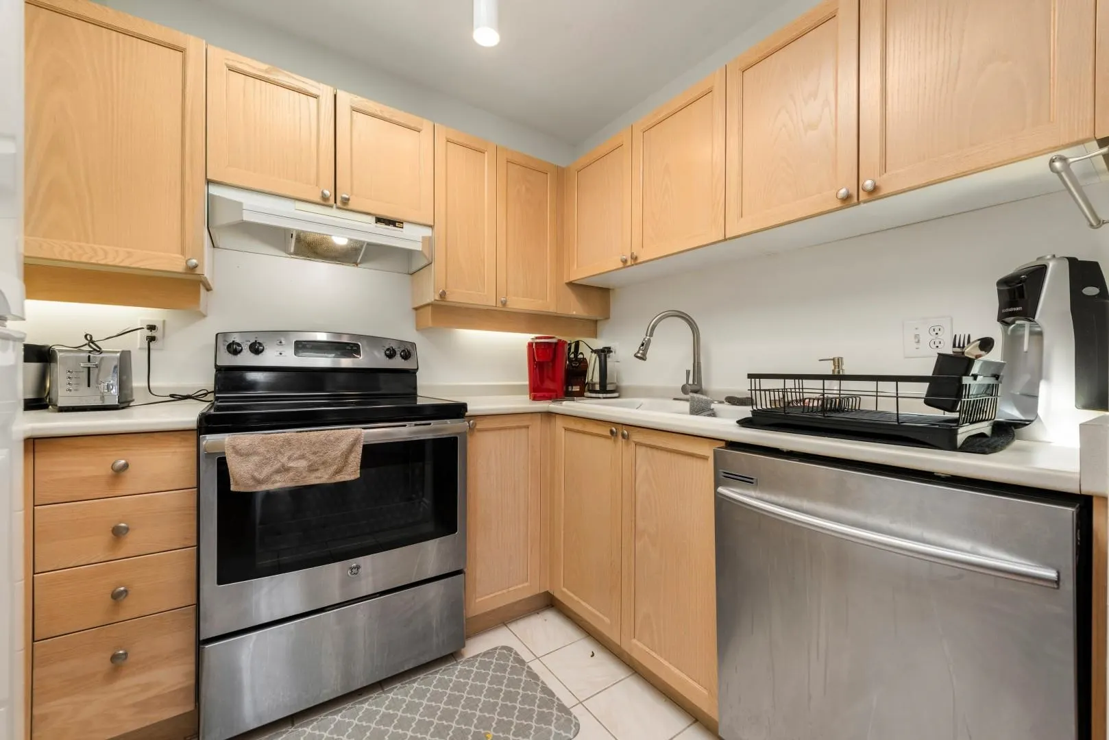 308 8680 Lansdowne Road