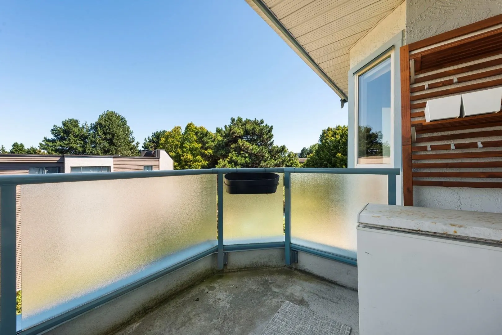 308 8680 Lansdowne Road