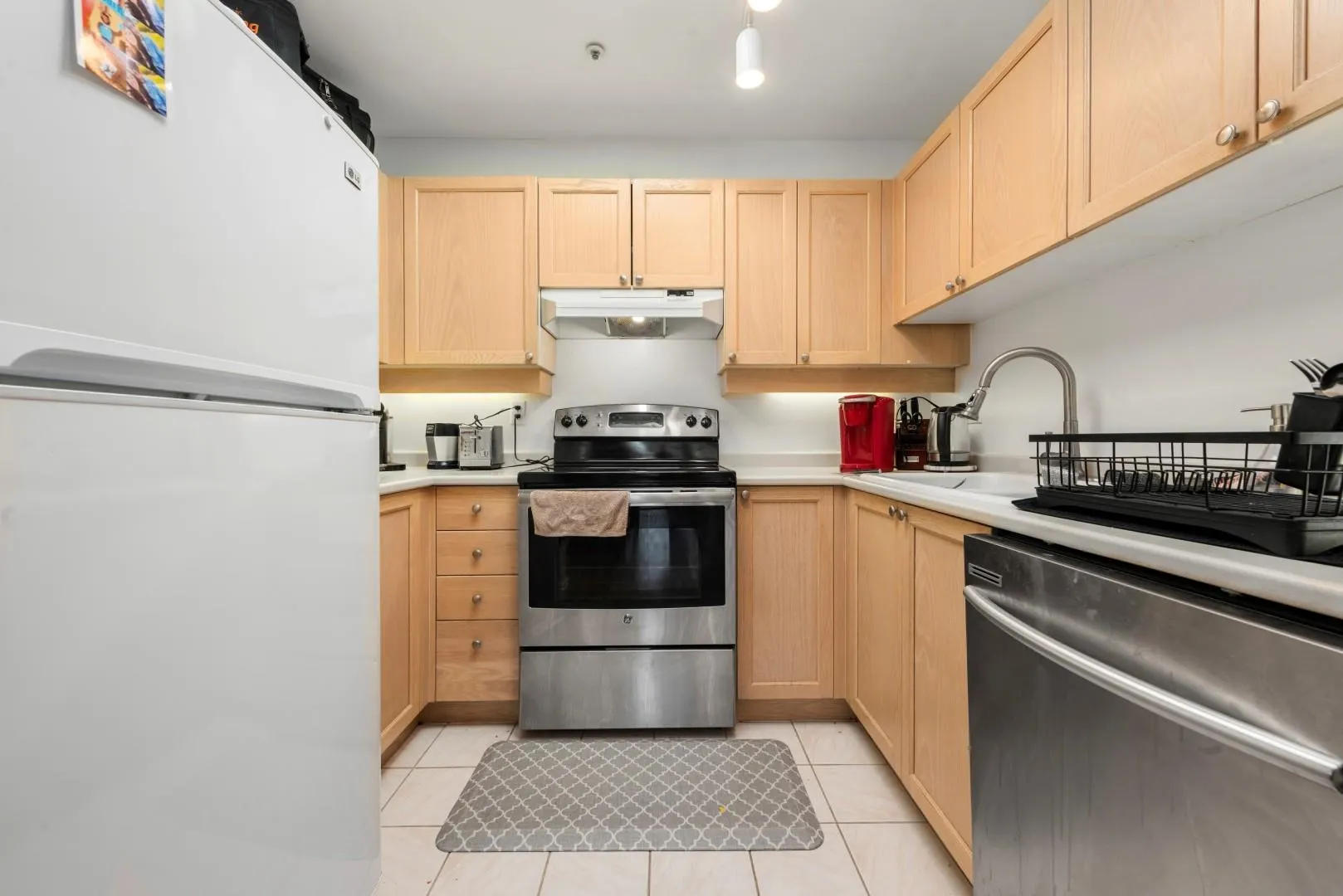 308 8680 Lansdowne Road