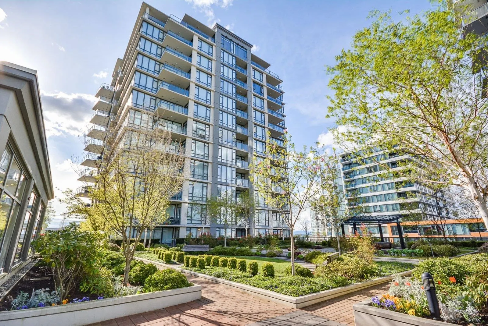 1607 7360 Elmbridge Way
