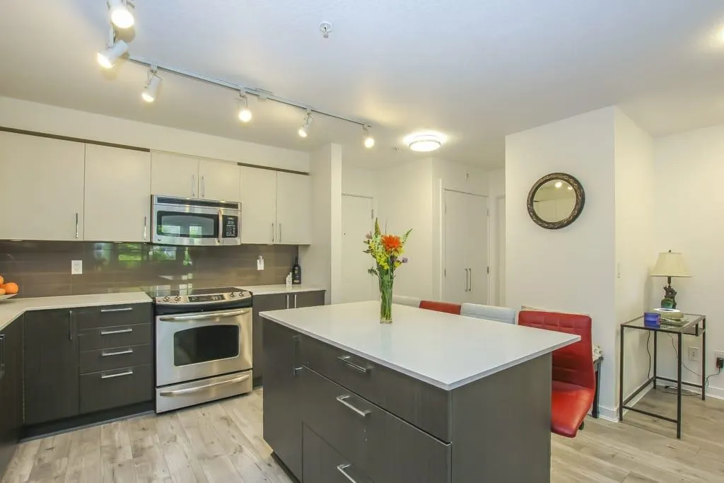 206 8695 160 Street