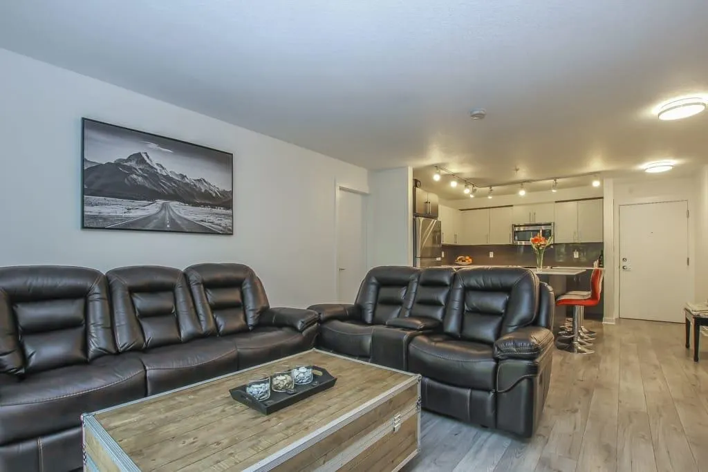 206 8695 160 Street