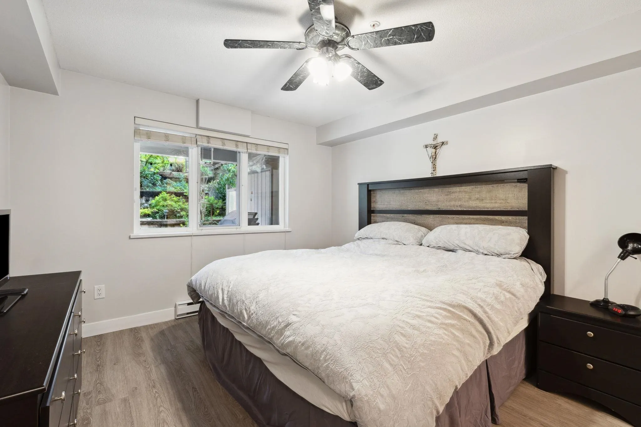 310 160 Shoreline Circle