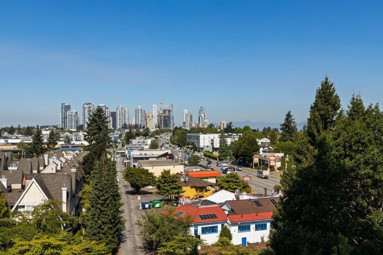 806 6611 Southoaks Crescent