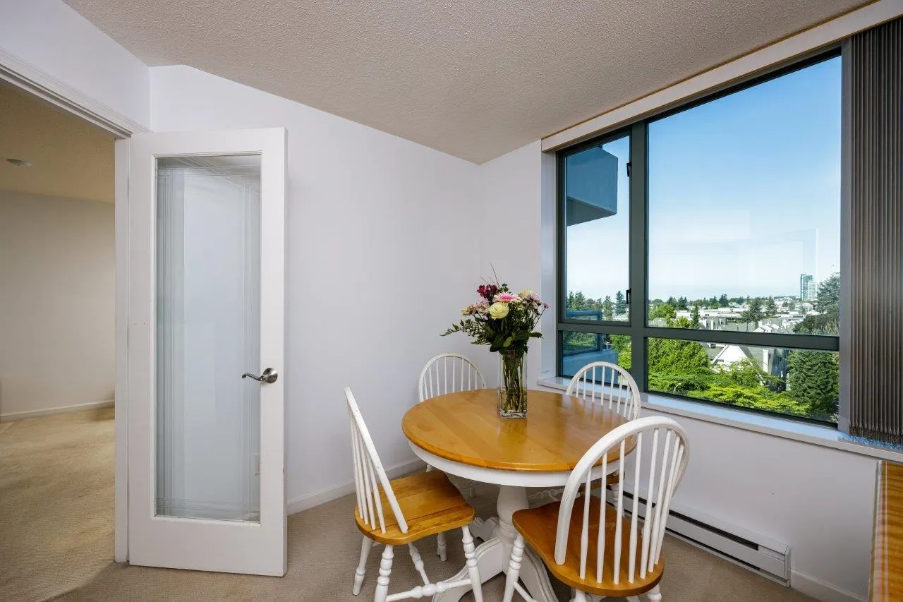 806 6611 Southoaks Crescent