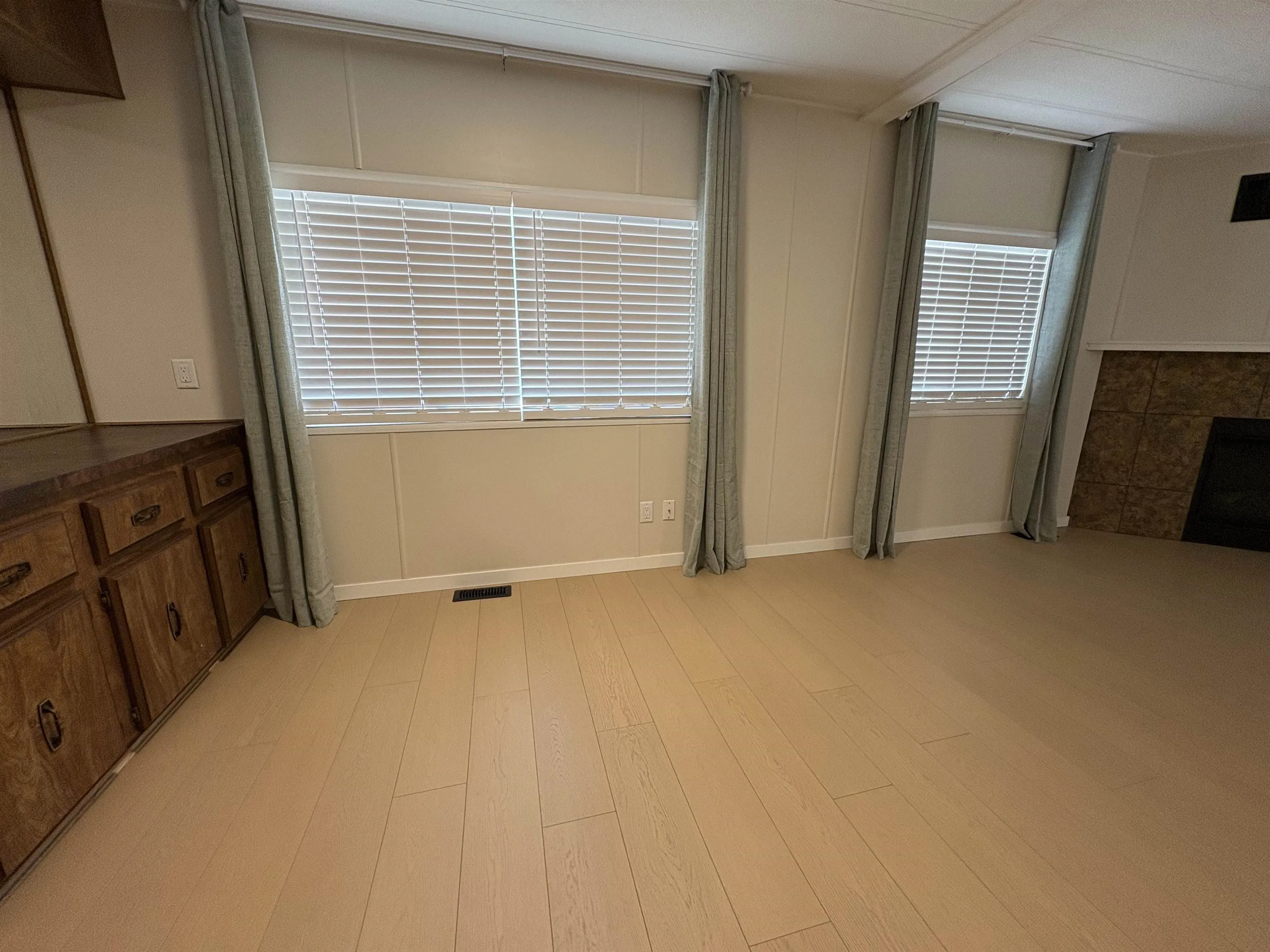 1 43201 Lougheed Highway