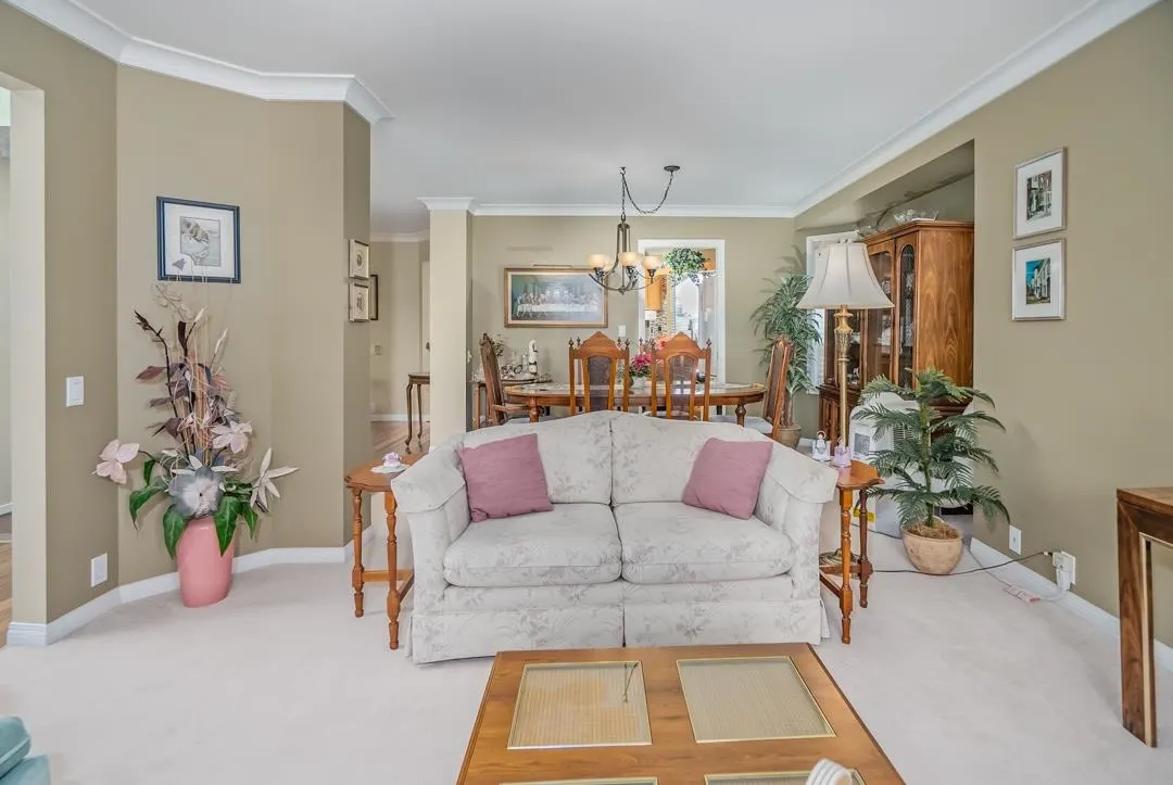 70 31406 Upper Maclure Road