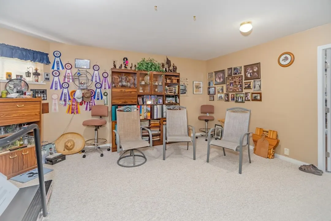 70 31406 Upper Maclure Road