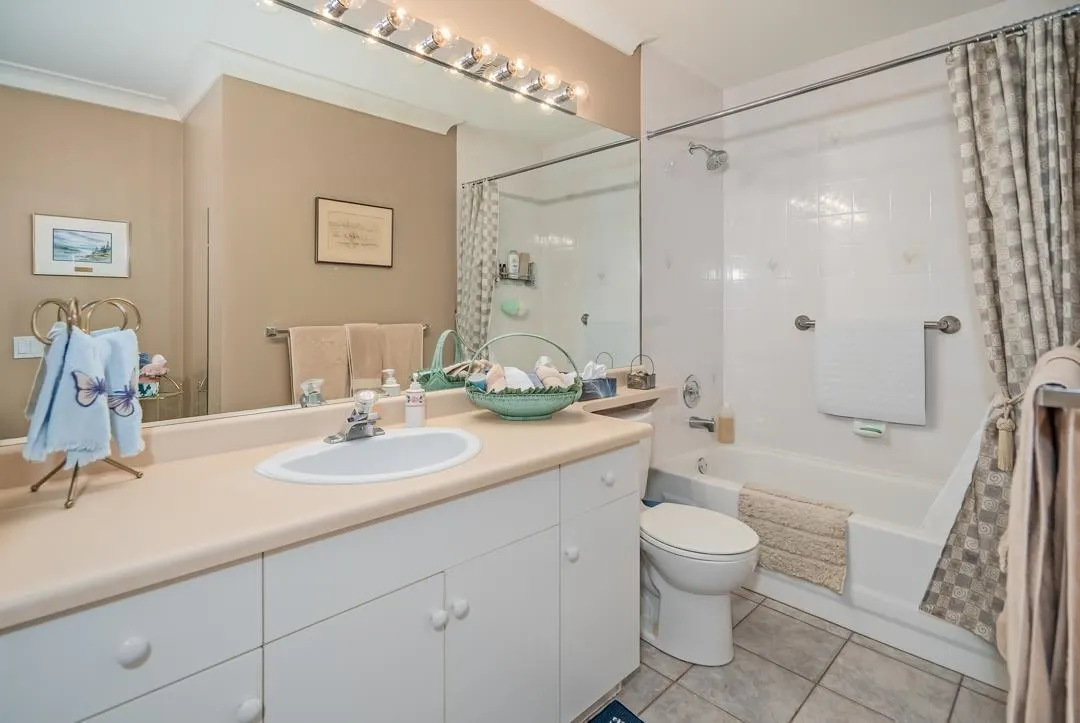 70 31406 Upper Maclure Road