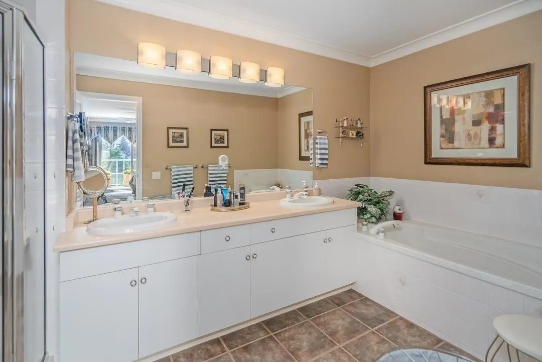 70 31406 Upper Maclure Road