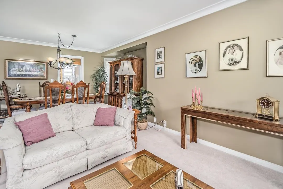 70 31406 Upper Maclure Road