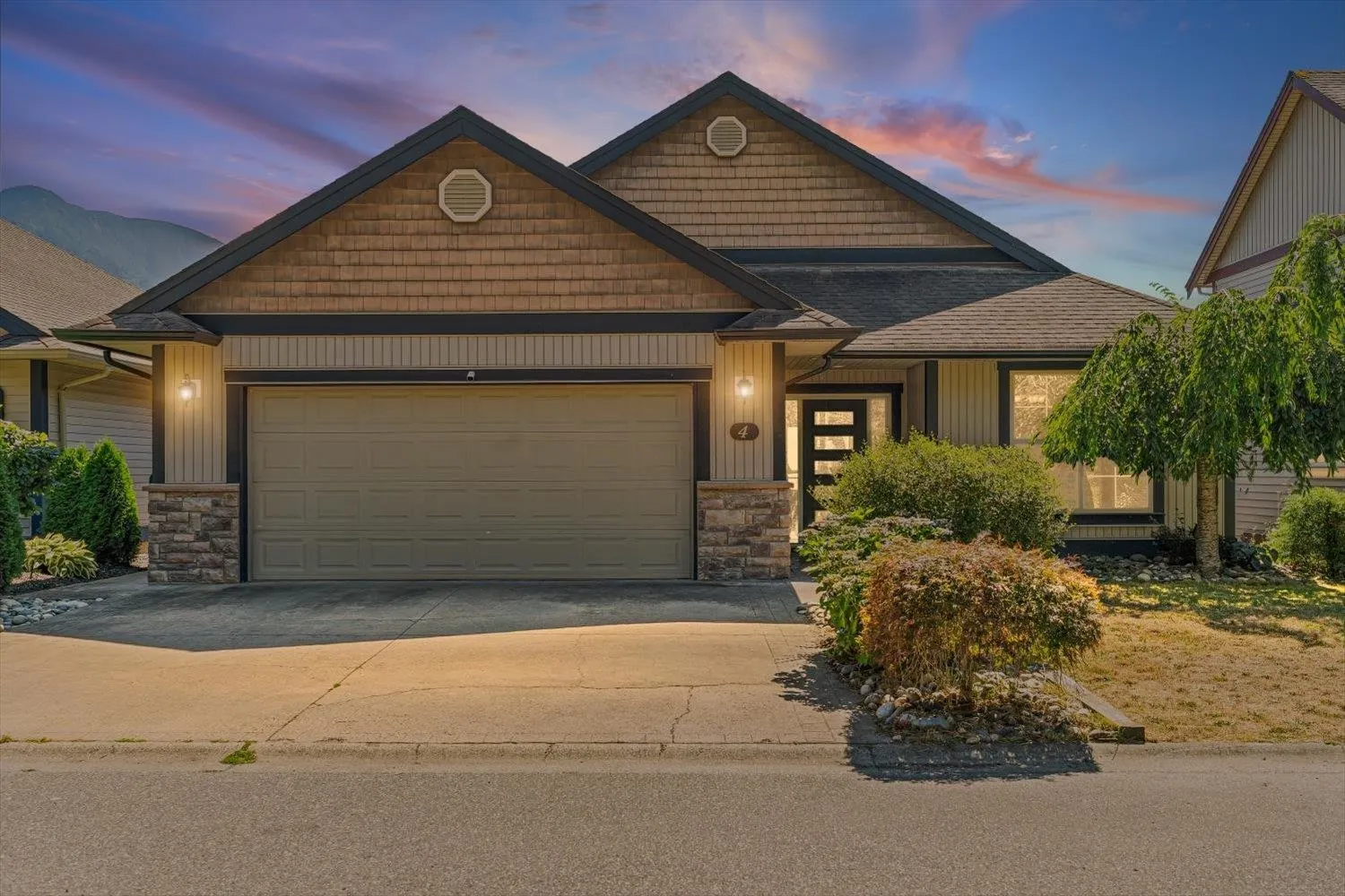 4 46058 Bridle Ridge Crescent