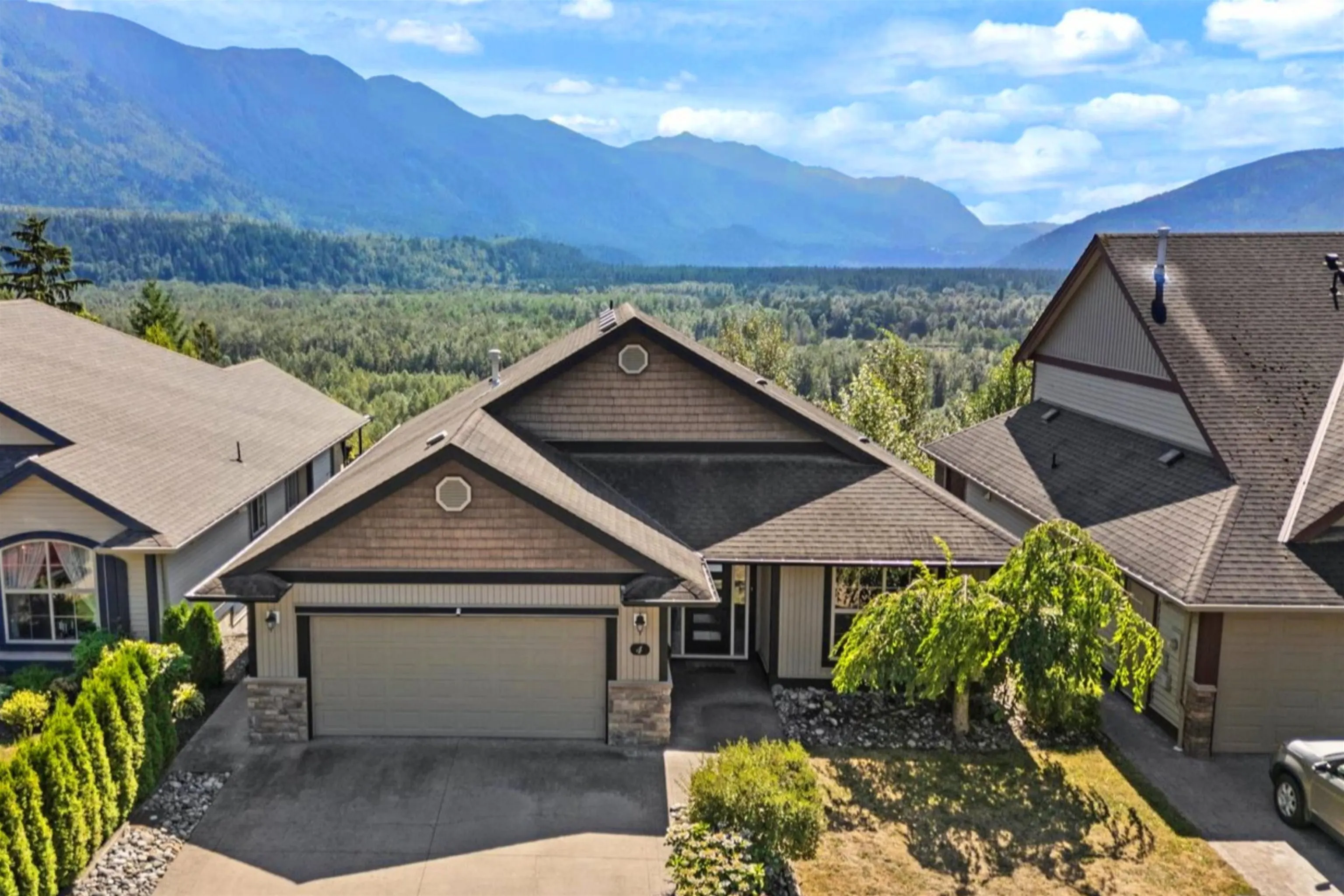 4 46058 Bridle Ridge Crescent