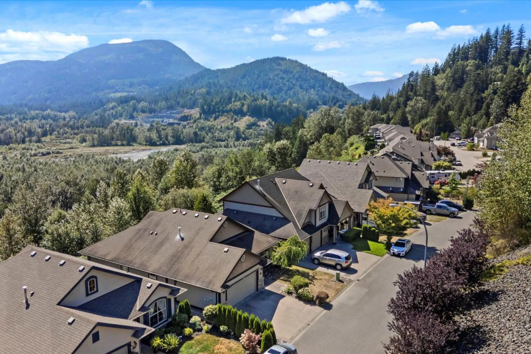 4 46058 Bridle Ridge Crescent
