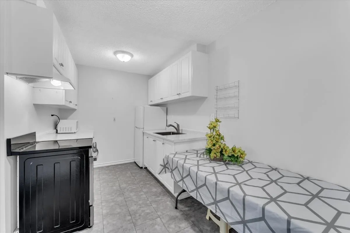 208 7220 Lindsay Road