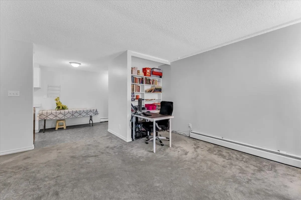 208 7220 Lindsay Road